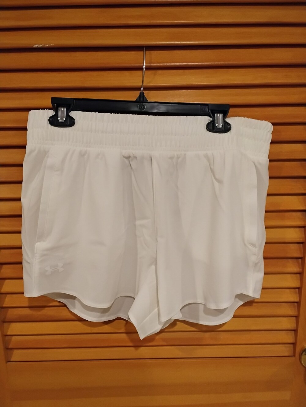 NWT UA Vanish 3" Shorts Large White